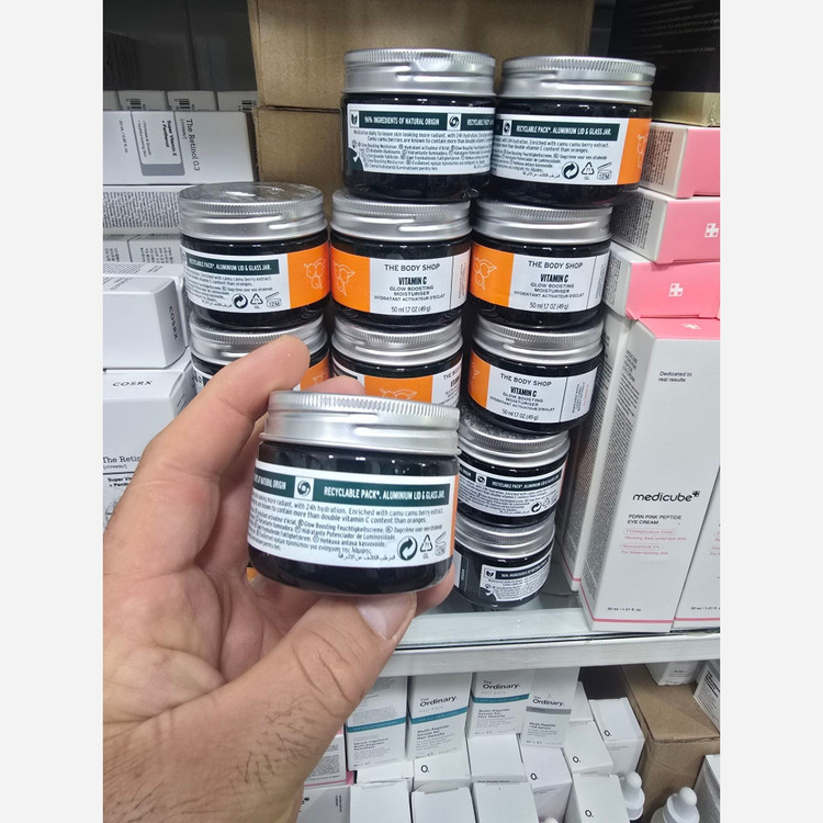 ژل کرم آبرسان مرطوب کننده و تقویت کننده ویتامین سی بادی