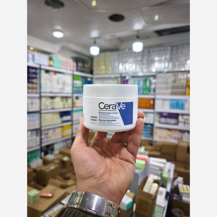 کرم مرطوب کننده و آبرسان سراوی CeraVe مناسب پوست های نرمال تا خشک