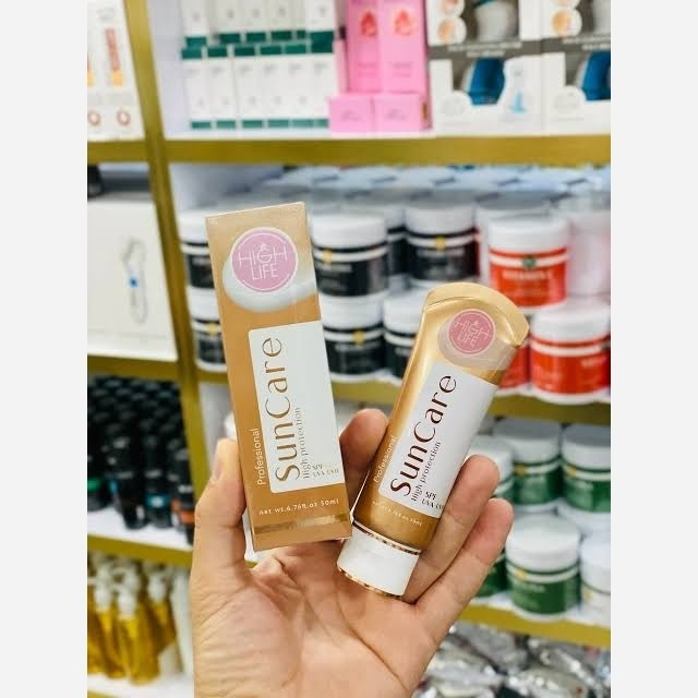 کرم ضدآفتاب هایلایف سان کر Highlife